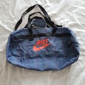 Nike duffel travel training gym bag